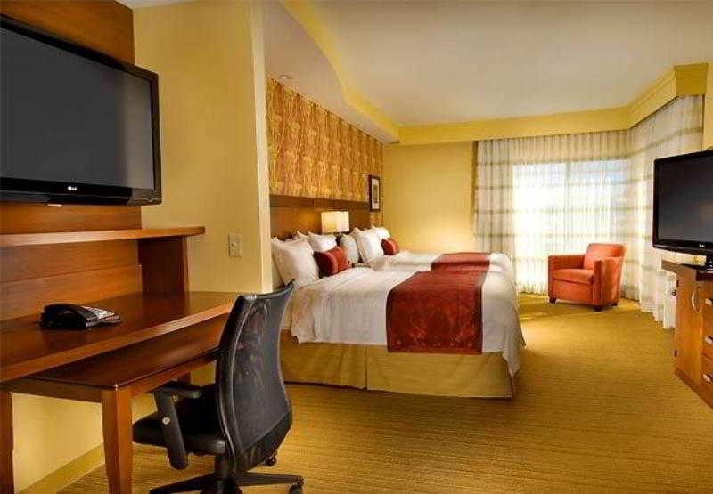 Courtyard By Marriott Wichita Falls Room photo