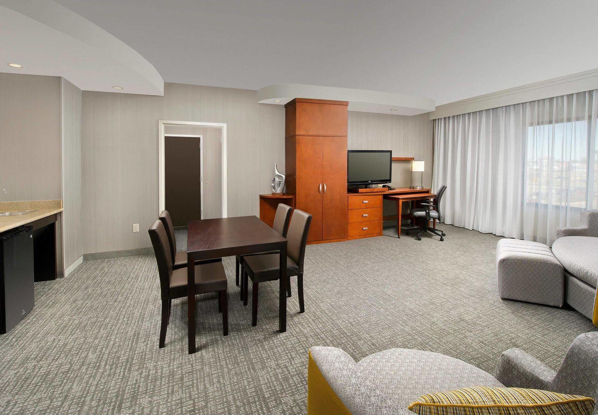 Courtyard By Marriott Wichita Falls Exterior photo