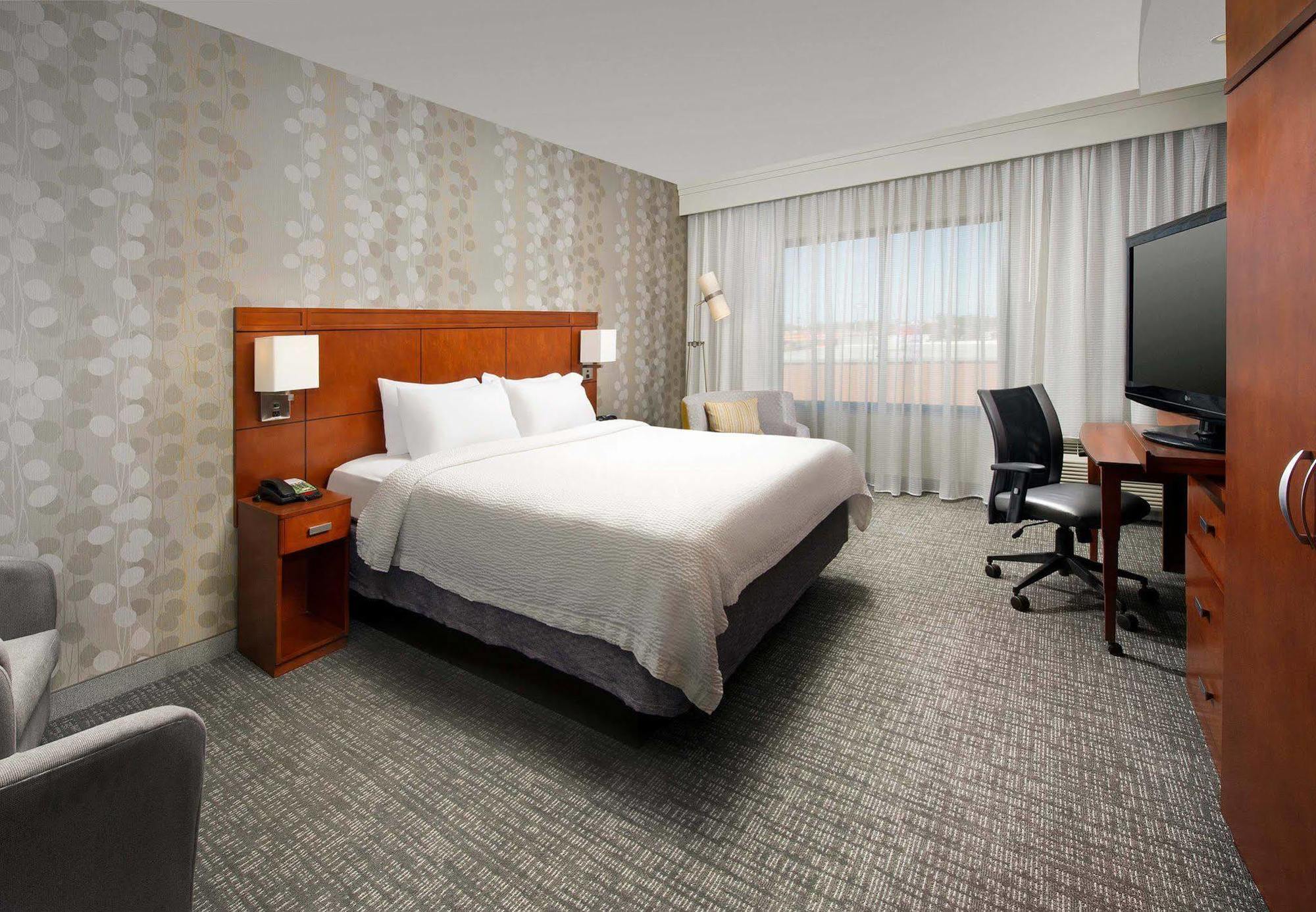 Courtyard By Marriott Wichita Falls Exterior photo